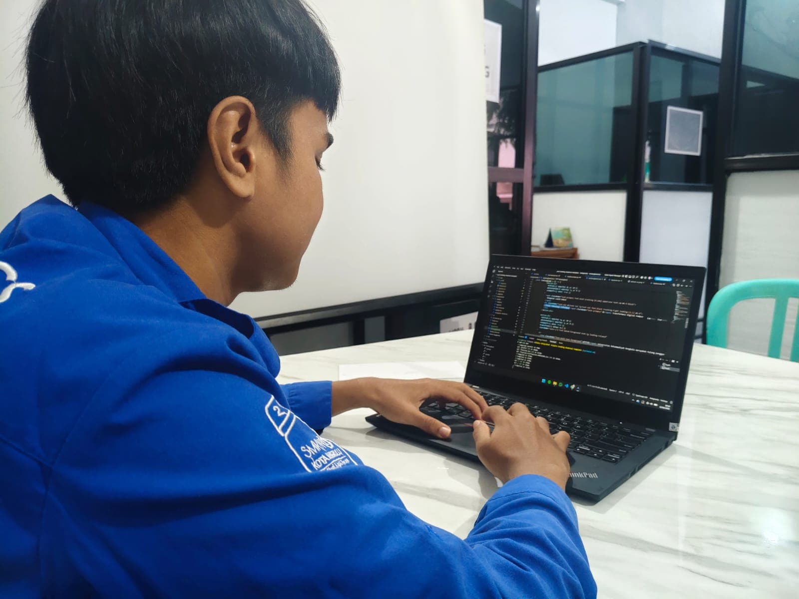 Mendukung Kemandirian Institusi