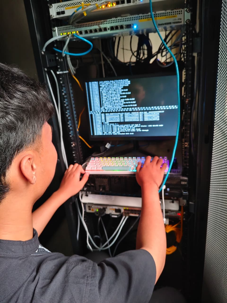 Konfigurasi Server & Data Center